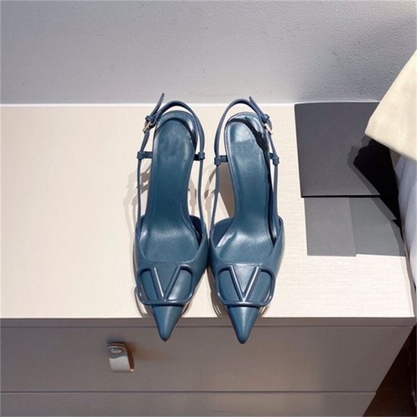 2020 pointed to women's high-heeled black summer matte gold metal v-button thin heel leather largesize 41 fashion sandals cjps
2020 pointed to women's high-heeled black summer matte gold metal v-button thin heel leather largesize 41 fashion sandals cjps
