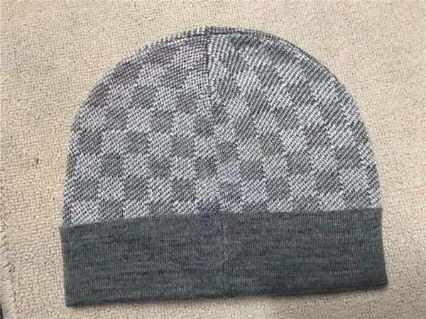 2021 autumn and winter fashion popular real fur pom-pom knitted beanies good quality winter warm skull hats cuff beanie caps for men's, Blue;gray
2021 autumn and winter fashion popular real fur pom-pom knitted beanies good quality winter warm skull hats cuff beanie caps for men's, Blue;gray