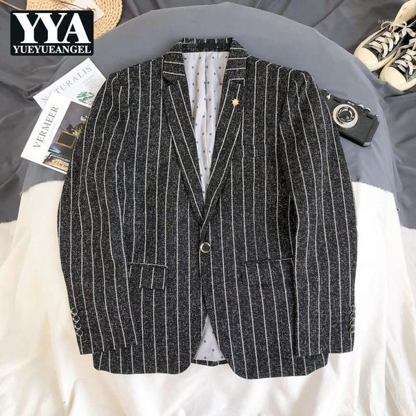 autumn winter men business casual suit jacket turn-down collar single button slim fit striped blazer korean style fashion design1, White;black
autumn winter men business casual suit jacket turn-down collar single button slim fit striped blazer korean style fashion design1, White;black