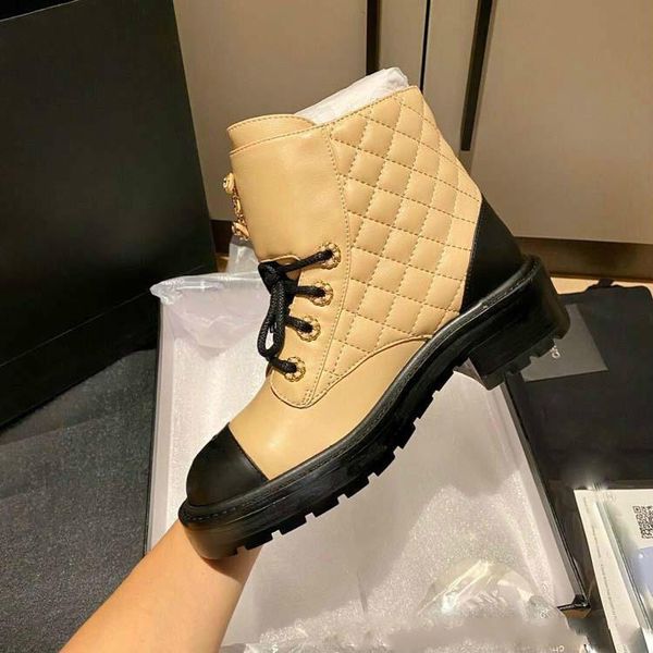 brand designer genuine leather women ankle boots luxury crystal lace up boots lace up autumn winter, Black
brand designer genuine leather women ankle boots luxury crystal lace up boots lace up autumn winter, Black