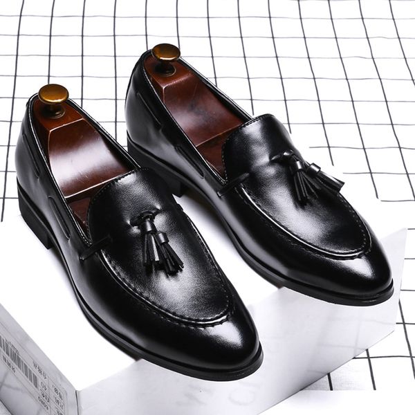 2020 new xin yi da trendy shoes mens british pointed leather shoes slip-on tassel casual mens shoes large size foreign trade model no, Black
2020 new xin yi da trendy shoes mens british pointed leather shoes slip-on tassel casual mens shoes large size foreign trade model no, Black