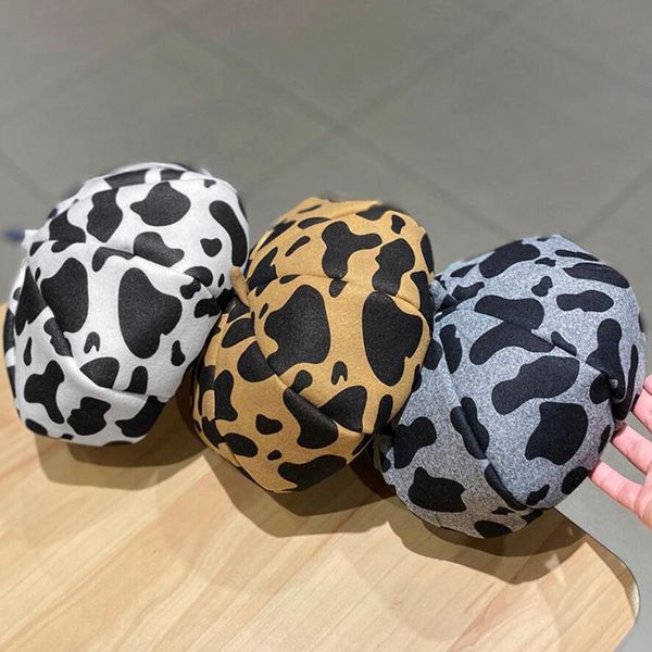 2021 sell korea leopard print beret autumn and winter women fashion woolen spots beret ladies vintage zebra print painter cap, Blue;gray
2021 sell korea leopard print beret autumn and winter women fashion woolen spots beret ladies vintage zebra print painter cap, Blue;gray