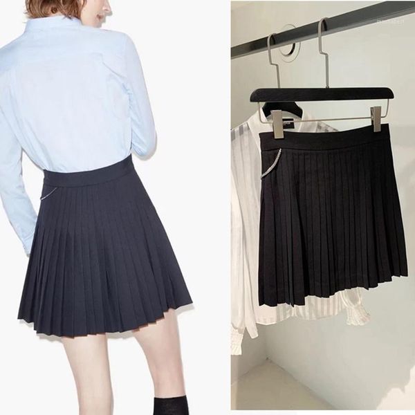 women pleated mini skirt spring and summer wild stylish metal chain decoration lady black short skirts clothes1
women pleated mini skirt spring and summer wild stylish metal chain decoration lady black short skirts clothes1