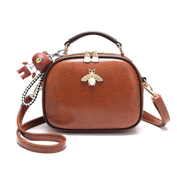new small bag female new wave korean version of the fashion hand shoulder bag messenger bag oil wax leather leather handbag
new small bag female new wave korean version of the fashion hand shoulder bag messenger bag oil wax leather leather handbag