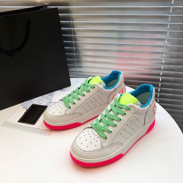 autumn winter style color with small white shoes fashion lady lacing board shoes size 36-40
autumn winter style color with small white shoes fashion lady lacing board shoes size 36-40