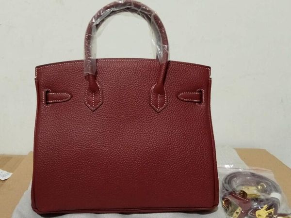 realfine888 bags 3a perkin 20-25-30-35-40cm taurillon grainy leather burgundy color totes handbag lock and keys double handles purse with du
realfine888 bags 3a perkin 20-25-30-35-40cm taurillon grainy leather burgundy color totes handbag lock and keys double handles purse with du
