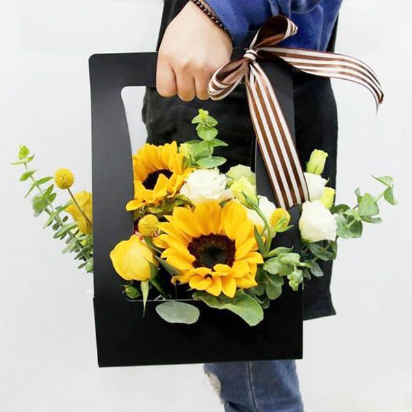 10pcs/lot hand-held flower paper basket florist bouquet packaging material waterproof thickening gift box valentine's day gift1
10pcs/lot hand-held flower paper basket florist bouquet packaging material waterproof thickening gift box valentine's day gift1