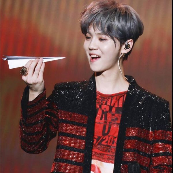 2020 same singer concerto style stage wedding p attire new color contrast sequins small jacket 7yge, White;black
2020 same singer concerto style stage wedding p attire new color contrast sequins small jacket 7yge, White;black