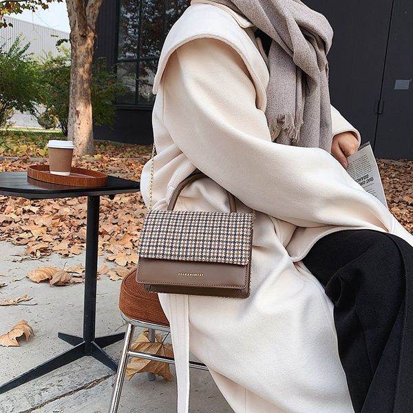 высокое смысл текстуры сеть красный для женщин 2020 новая мода и универсальный маленький дизайнер одно плечо сумка
высокое смысл текстуры сеть красный для женщин 2020 новая мода и универсальный маленький дизайнер одно плечо сумка