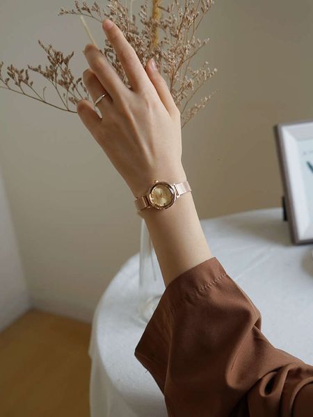 watch female simple ins style companion small women's women's watch girl students' small dial, Slivery;brown
watch female simple ins style companion small women's women's watch girl students' small dial, Slivery;brown