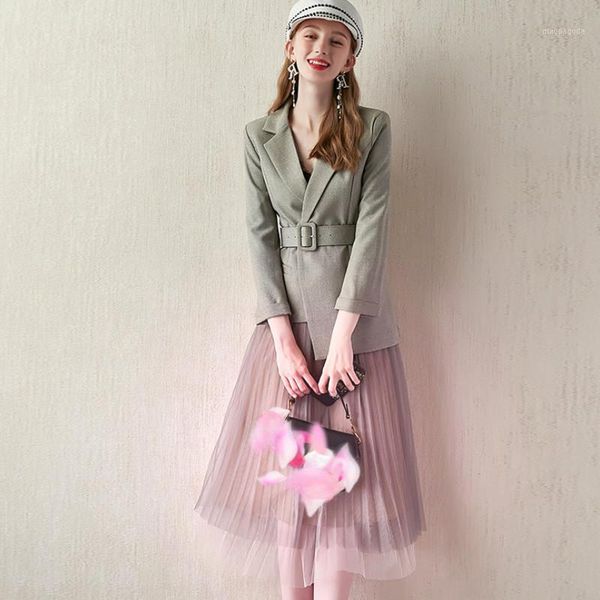 two piece skirt suits office lady suit lady uniform 2020 spring new fashion notched women clothing sashes professional wear1, White;black
two piece skirt suits office lady suit lady uniform 2020 spring new fashion notched women clothing sashes professional wear1, White;black