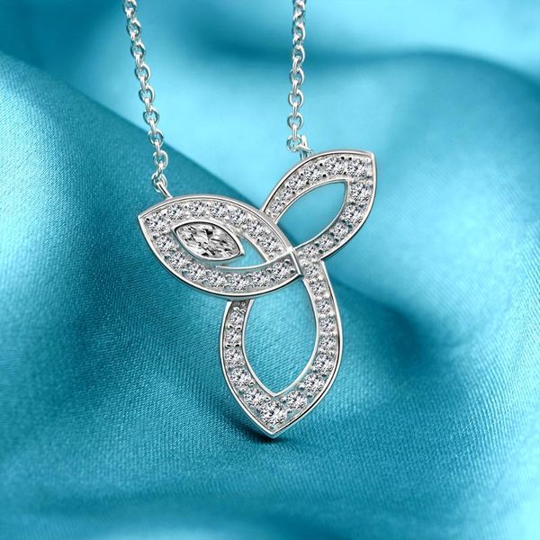 100% 925 sterling silver leaf shape necklace clavicle chain simple ladies daily with exquisite jewelry
100% 925 sterling silver leaf shape necklace clavicle chain simple ladies daily with exquisite jewelry