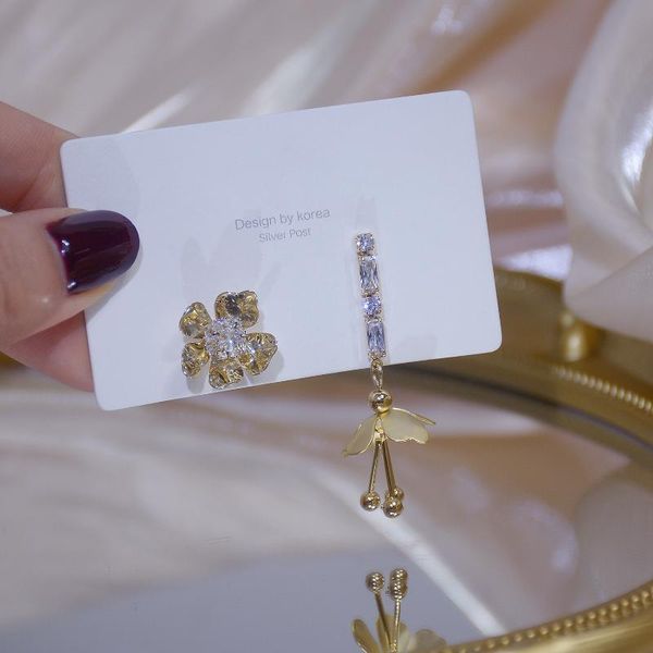 stud delicate jewelry cubic zircon cz elegant long earrings for women 14k real gold plated irregular flower, Golden;silver
stud delicate jewelry cubic zircon cz elegant long earrings for women 14k real gold plated irregular flower, Golden;silver