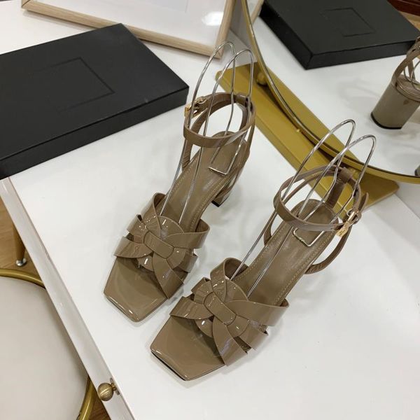 2021 luxury designer style patent leather thrill heels women unique letters sandals dress wedding shoes shoes ergetrghr, Black 
2021 luxury designer style patent leather thrill heels women unique letters sandals dress wedding shoes shoes ergetrghr, Black