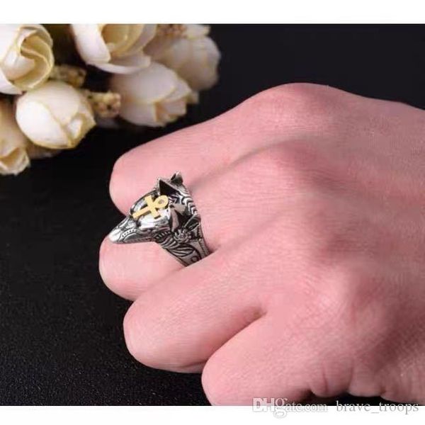 alloy finger tiger four finger self-defense weapon portable hand clasp fist finger martial arts self-defense combat training equipment han
alloy finger tiger four finger self-defense weapon portable hand clasp fist finger martial arts self-defense combat training equipment han