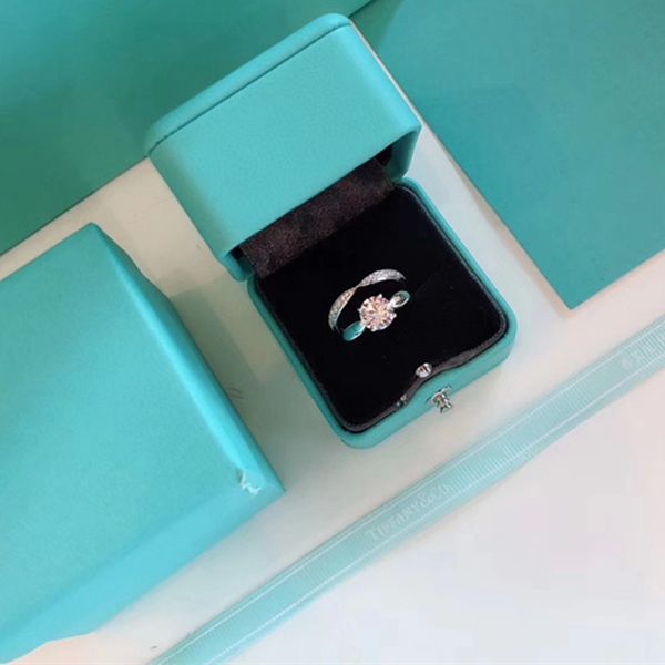2020 classic four-claw diamond ring has many ways to wear it it is very cost-effective to buy two rings at one price. size 678, Golden;silver
2020 classic four-claw diamond ring has many ways to wear it it is very cost-effective to buy two rings at one price. size 678, Golden;silver