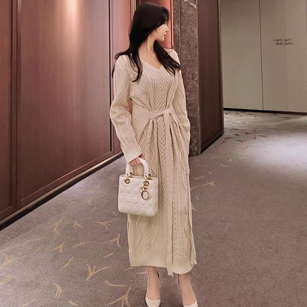 winter warm sweater dress women white high waist long sleeve v neck belt tie up vintage geometric knitted dresses autumn, Black;gray
winter warm sweater dress women white high waist long sleeve v neck belt tie up vintage geometric knitted dresses autumn, Black;gray