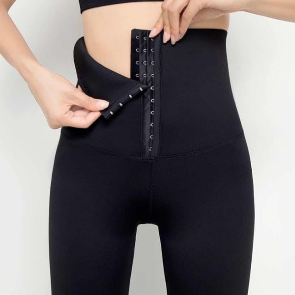 new versatile slim autumn seamless hip lifting and belly tightening for shark skin riding barbie yoga pants, Black 
new versatile slim autumn seamless hip lifting and belly tightening for shark skin riding barbie yoga pants, Black