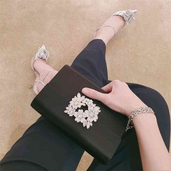 evening bags rv diamond flower buckle flip cover magnetic silk lady's hand bag fashion high sense chain cross evening wear niche leisur
evening bags rv diamond flower buckle flip cover magnetic silk lady's hand bag fashion high sense chain cross evening wear niche leisur