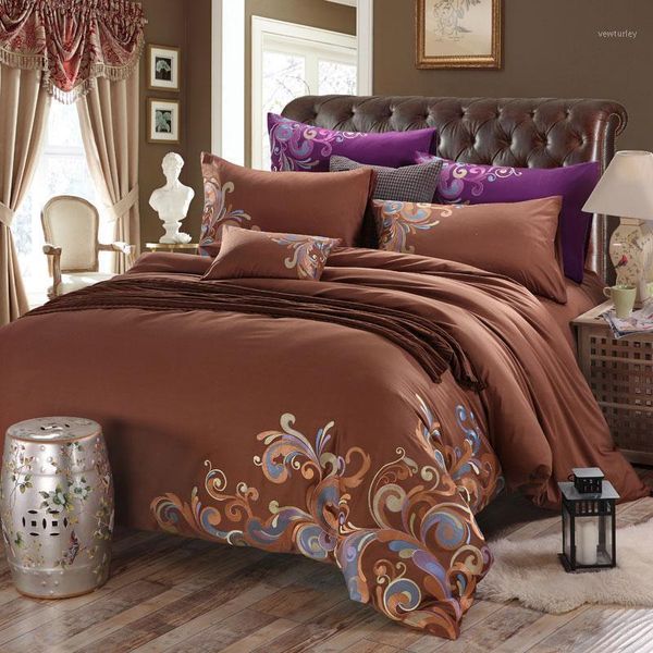 bedding sets 2021 100% cotton brown embroidery set duvet cover flat sheet pillowcase/bed linen/quilt sets1
bedding sets 2021 100% cotton brown embroidery set duvet cover flat sheet pillowcase/bed linen/quilt sets1
