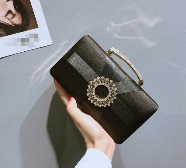 2022 new fashion womens elegant pleated satin rhinestone fashion clutch handbags evening bag 03
2022 new fashion womens elegant pleated satin rhinestone fashion clutch handbags evening bag 03