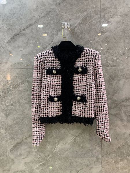 customized style of b family's new runway show in autumn and winter 21, Black;brown
customized style of b family's new runway show in autumn and winter 21, Black;brown