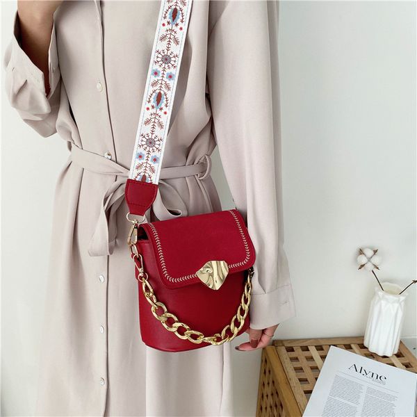 new women chain pure color simplicity small soft leather handbag 2021 fashion shoulder messenger bag new handbag and purse c1223
new women chain pure color simplicity small soft leather handbag 2021 fashion shoulder messenger bag new handbag and purse c1223