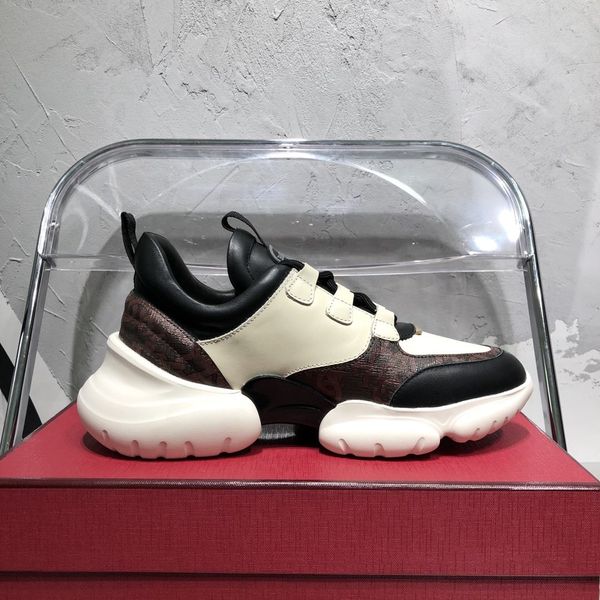 ultralight womens sport shoes casual style classic version color stitching sneakers girl outdoor lace-up thick soled sneaker printing leathe, Black
ultralight womens sport shoes casual style classic version color stitching sneakers girl outdoor lace-up thick soled sneaker printing leathe, Black