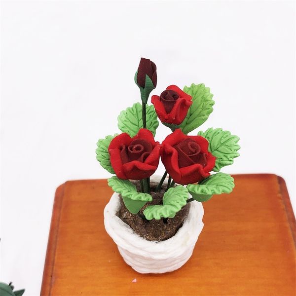 1: 12 mini doll house garden ornaments dollhouse resin artificial flower red rose potted flower handmade design crsm
1: 12 mini doll house garden ornaments dollhouse resin artificial flower red rose potted flower handmade design crsm