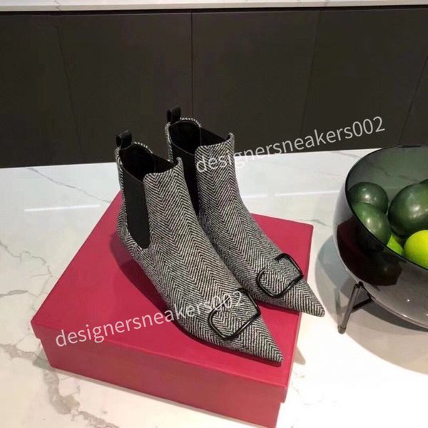 women heels pumps patent leather dress wedding shoes ladies high-heeled shoes ankle strap pumps metal fashion heel hs201221, Black
women heels pumps patent leather dress wedding shoes ladies high-heeled shoes ankle strap pumps metal fashion heel hs201221, Black