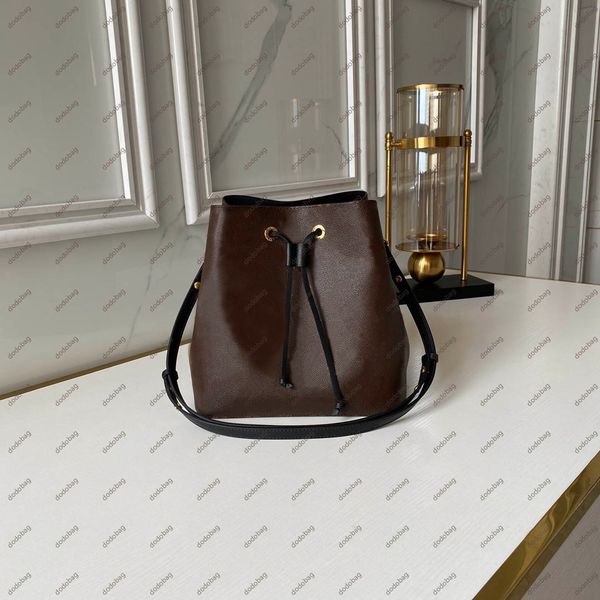 m44020 classic fashion shoulder bag double shoulder bag messenger bag handbag women's handbag leather production
m44020 classic fashion shoulder bag double shoulder bag messenger bag handbag women's handbag leather production