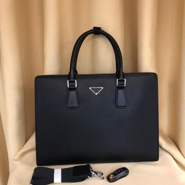 new european fashion men's briefcases, designer handbags, leather men's bags for 2020.factory direct selling, per
new european fashion men's briefcases, designer handbags, leather men's bags for 2020.factory direct selling, per