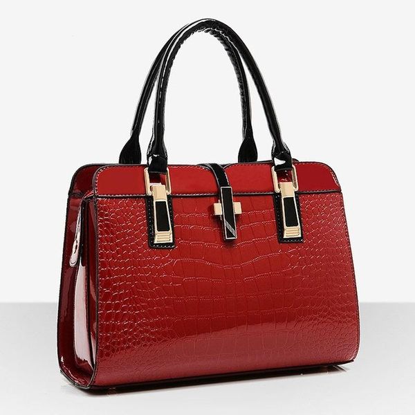 new women's bag commuting fashion crocodile pattern patent leather shaping women's bag portable one shoulder fashion
new women's bag commuting fashion crocodile pattern patent leather shaping women's bag portable one shoulder fashion