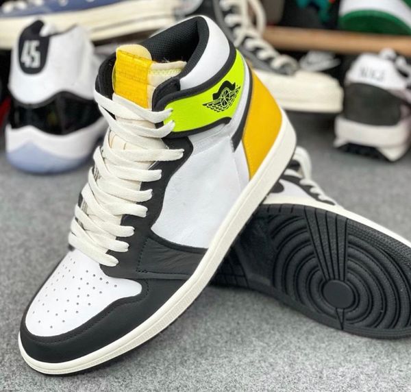 2020 released authentic 1 high og volt gold leather white university black men women outdoor shoes sports sneakers with box
2020 released authentic 1 high og volt gold leather white university black men women outdoor shoes sports sneakers with box