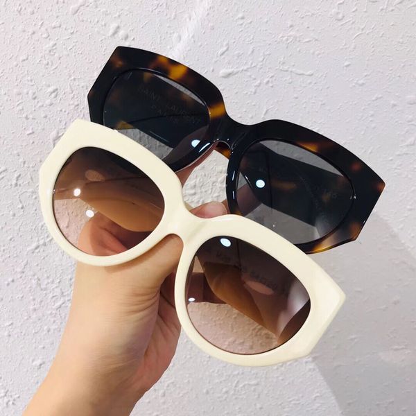 2021 star same sunglasses female high grade plate glasses selling sunglass m26 lfyjsh, White;black
2021 star same sunglasses female high grade plate glasses selling sunglass m26 lfyjsh, White;black