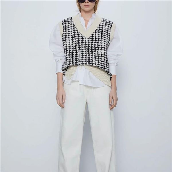 2020 new autumn winter women plaid vest v neck sleeveless knitted sweater casual chic lady pullover female pull woman clothes, White;black
2020 new autumn winter women plaid vest v neck sleeveless knitted sweater casual chic lady pullover female pull woman clothes, White;black