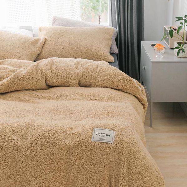 20home textiles quilt cover 1pcs pillow case 2pcs winter bedding set soft warm lamb cashmere duvet cover solid fleece bed
20home textiles quilt cover 1pcs pillow case 2pcs winter bedding set soft warm lamb cashmere duvet cover solid fleece bed