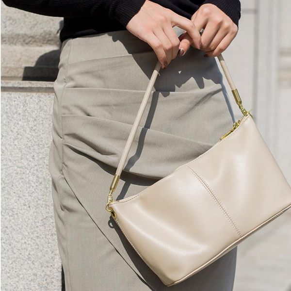 women casual bag 2021 new fashion soft leather one shoulder phone bag simple all-match underarm pack e072
women casual bag 2021 new fashion soft leather one shoulder phone bag simple all-match underarm pack e072