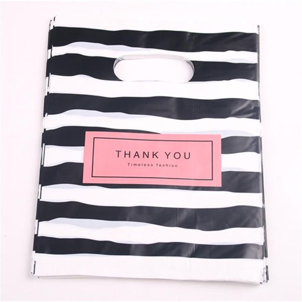 gift wrap fashion wholesale 100pcs/lot 20*25cm luxury black&white stripe shopping packaging bags with thank you
gift wrap fashion wholesale 100pcs/lot 20*25cm luxury black&white stripe shopping packaging bags with thank you