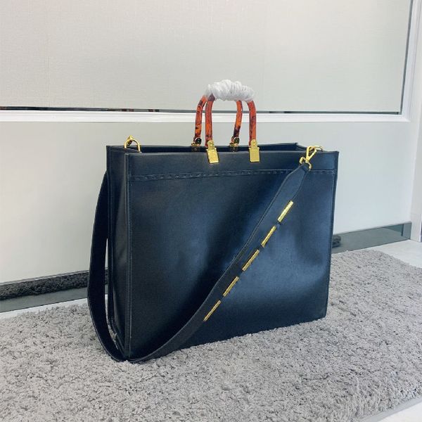 2020 super classic lady handbag retro design super large capacity shoulder bag shopping bag ing, Black
2020 super classic lady handbag retro design super large capacity shoulder bag shopping bag ing, Black