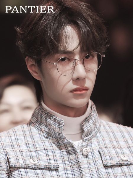 wang yibo xiao zhan the same type of glasses myopia male trend anti blue radiation flat gm round eye protection frame female
wang yibo xiao zhan the same type of glasses myopia male trend anti blue radiation flat gm round eye protection frame female