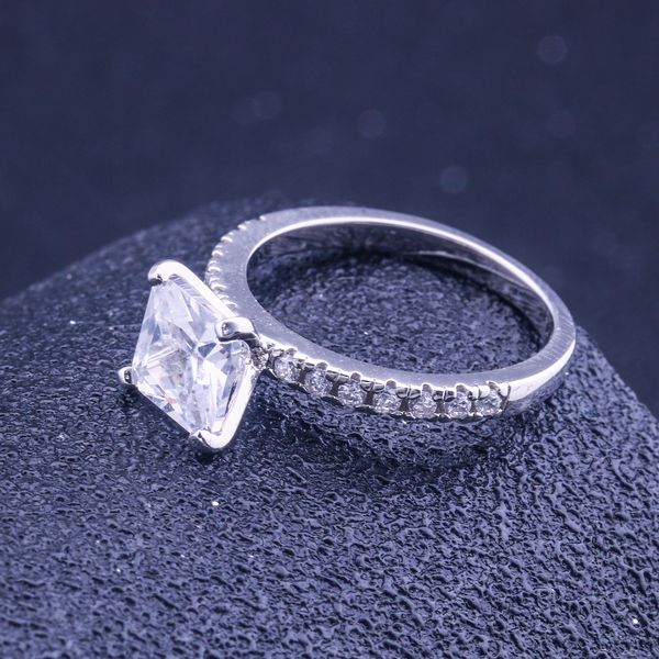 fashion tonglin s925 sterling silver ring female proposal 1 karat wedding diamond ring platinum square simulation diamond ring factory whole
fashion tonglin s925 sterling silver ring female proposal 1 karat wedding diamond ring platinum square simulation diamond ring factory whole