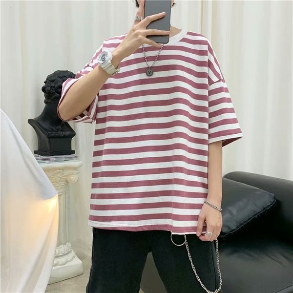 ins stripe short t-shirt men's fashion summer korean loose couple half sleeve five point bottom top, White;black
ins stripe short t-shirt men's fashion summer korean loose couple half sleeve five point bottom top, White;black