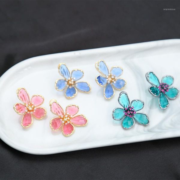 Korean version versatile temperament three-dimensional big flower earrings transparent crystal beach holiday Earrings retro Earr1, Golden;silver
Korean version versatile temperament three-dimensional big flower earrings transparent crystal beach holiday Earrings retro Earr1, Golden;silver