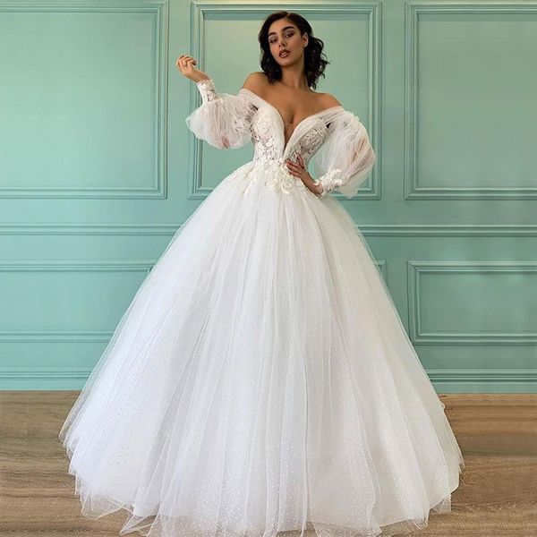chic appliqued beaded wedding dresses off shoulder deep v neck a line appliqued long sleeves bridal gowns tulle sweep train robe de mariée, White
chic appliqued beaded wedding dresses off shoulder deep v neck a line appliqued long sleeves bridal gowns tulle sweep train robe de mariée, White