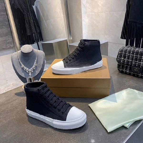 2021 sell well with box man woman sneaker casual shoes trainers sports shoe size:35-44 by shoe06 2102, Black
2021 sell well with box man woman sneaker casual shoes trainers sports shoe size:35-44 by shoe06 2102, Black