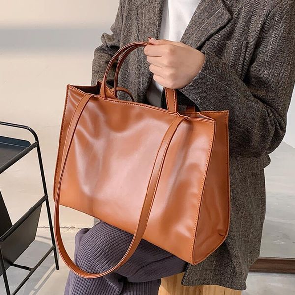 simple and large-capacity solid color texture tote bag 2021 winter new fashion women's designer large-capacity shoulder bag
simple and large-capacity solid color texture tote bag 2021 winter new fashion women's designer large-capacity shoulder bag