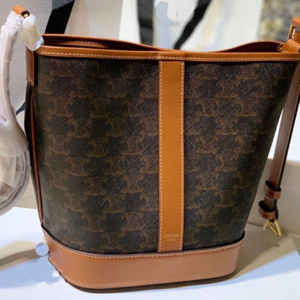 canvas mini antique bucket new triomphe triumphal arch printed leather messenger bag
canvas mini antique bucket new triomphe triumphal arch printed leather messenger bag