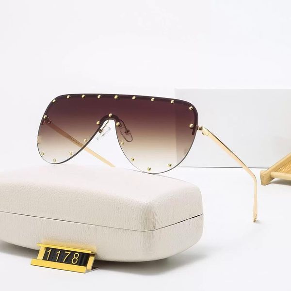 2022 luxury glass catwalk style fashion sunglasses 1178 square thick plate frame lens with crystal decoration avant-garde design outdoor uv4, White;black
2022 luxury glass catwalk style fashion sunglasses 1178 square thick plate frame lens with crystal decoration avant-garde design outdoor uv4, White;black
