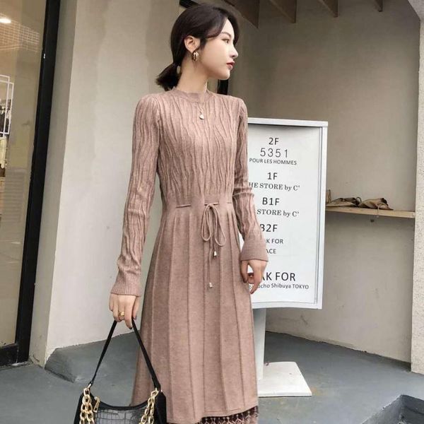 new 2021 long sleeve elegant office sweater dress female knitted lace embroidery dress d731, Black;gray
new 2021 long sleeve elegant office sweater dress female knitted lace embroidery dress d731, Black;gray